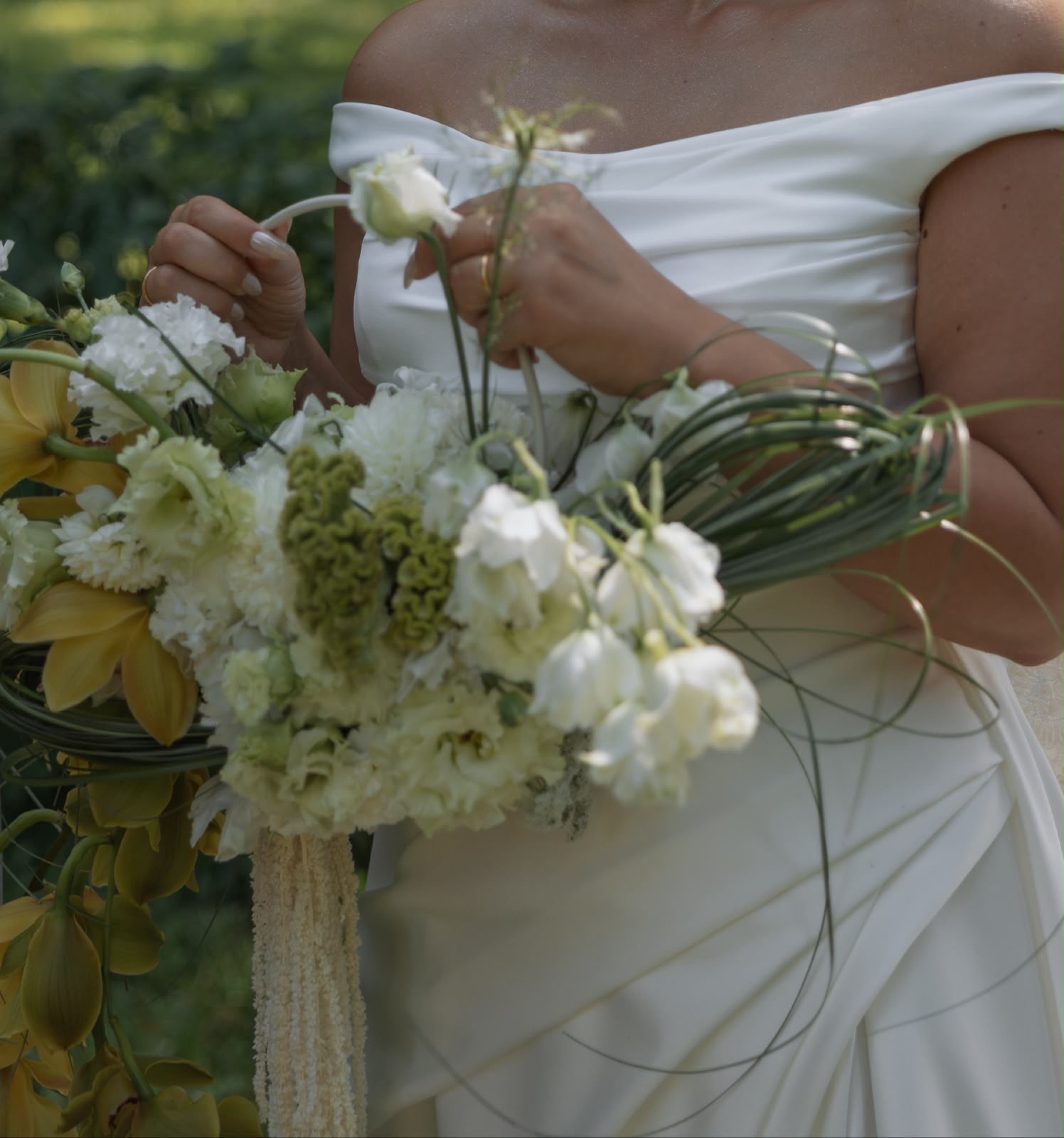 Bouquet held in the bride's hands